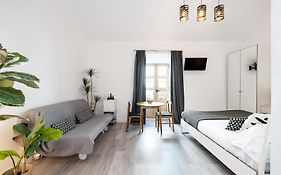 H2M Hiniestrosa Studio French Balcony Aacc Wifi